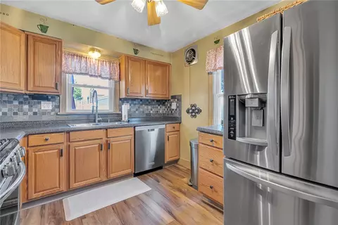 Kitchen - 1024 Nimick Ave, Monaca, PA 15061 photo 1 of 4