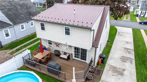 Exterior - 1024 Nimick Ave, Monaca, PA 15061 photo 3 of 9