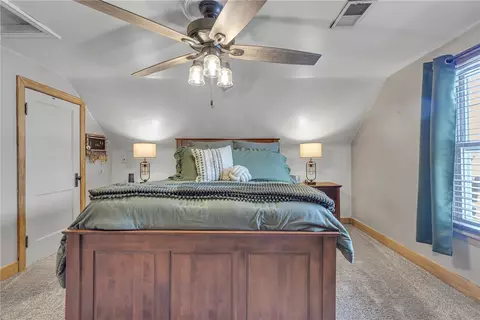 Bedroom - 1024 Nimick Ave, Monaca, PA 15061 photo 2 of 5