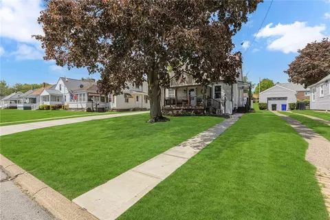Exterior - 1024 Nimick Ave, Monaca, PA 15061 photo 2 of 9