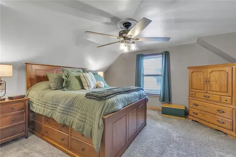 Bedroom - 1024 Nimick Ave, Monaca, PA 15061 photo 1 of 5