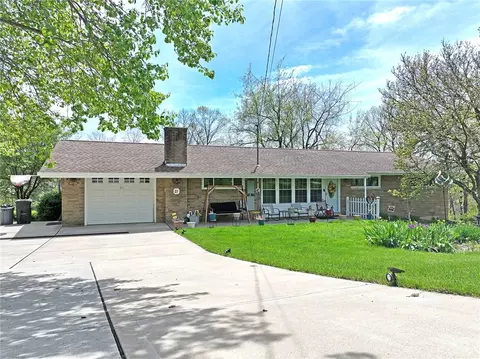 21 Robin Rd, Mckees Rocks, PA 15136