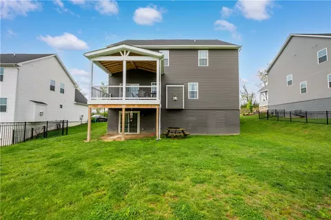 Exterior - 353 Crossing Dr, Eighty Four, PA 15330 photo 7 of 11