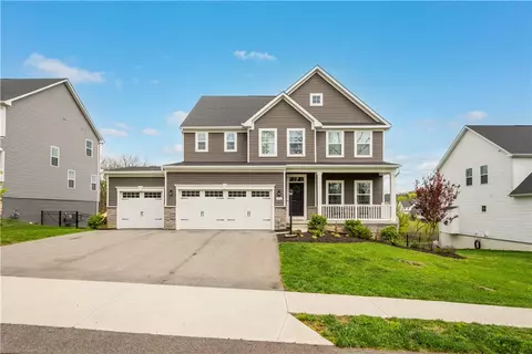 353 Crossing Dr, Eighty Four, PA 15330