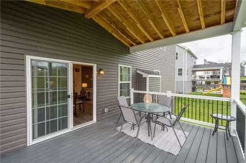 Exterior - 353 Crossing Dr, Eighty Four, PA 15330 photo 4 of 11