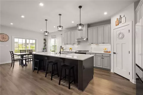 Kitchen - 353 Crossing Dr, Eighty Four, PA 15330 photo 2 of 4