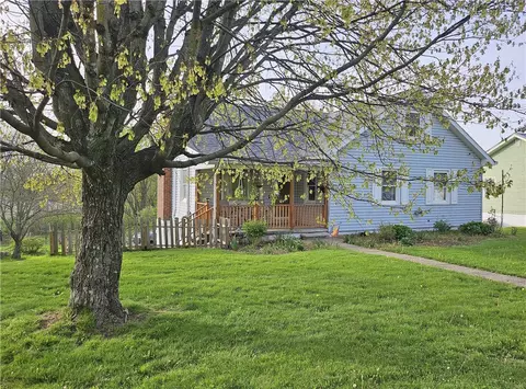 453 Franklin St, Slippery Rock, PA 16057