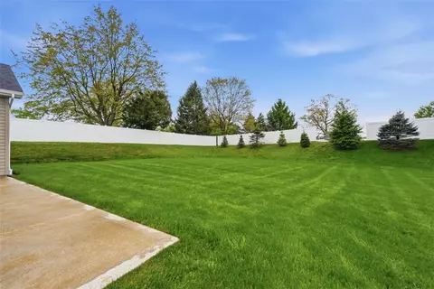 Exterior - 401 Northview Dr, Harmony, PA 16037 photo 5 of 7