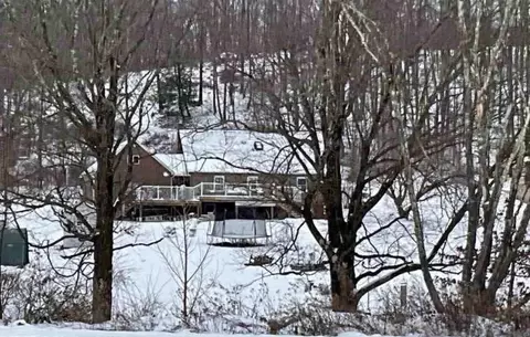 171 Hillview Manor Rd, Leechburg, PA 15656
