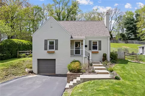 528 Glenrock Dr, Bethel Park, PA 15102