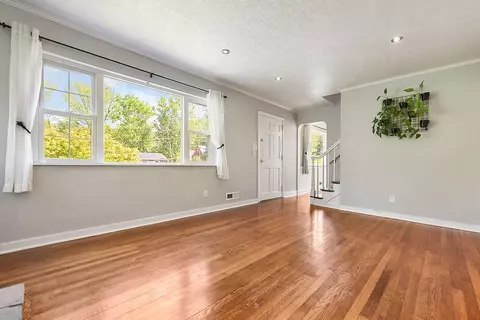Living - 3237 Apache, Pittsburgh, PA 15241 photo 5 of 6