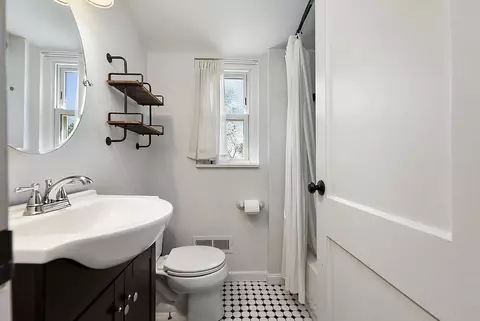 Bath - 3237 Apache, Pittsburgh, PA 15241 photo 2 of 4