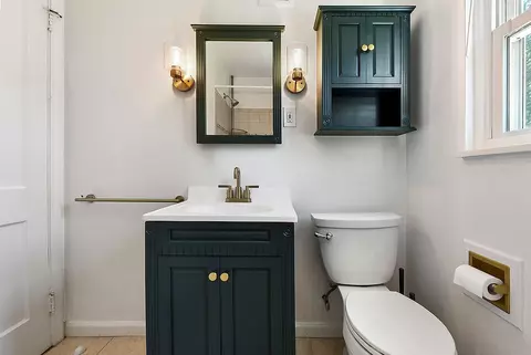 Bath - 3237 Apache, Pittsburgh, PA 15241 photo 1 of 4