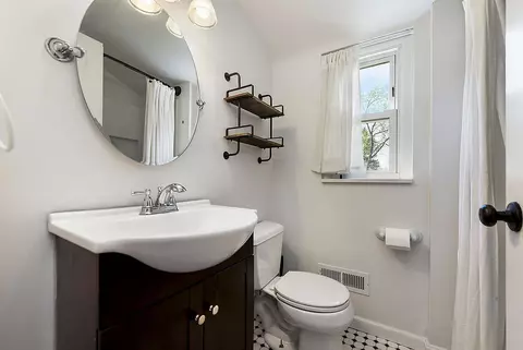 Bath - 3237 Apache, Pittsburgh, PA 15241 photo 3 of 4
