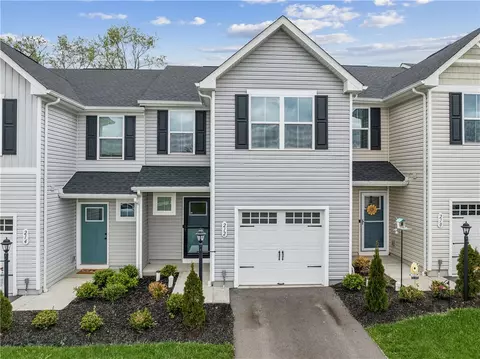 212 Smith Ln, Beaver Falls, PA 15010