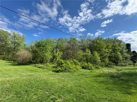 690 Gun Club Rd, Uniontown, PA 15401