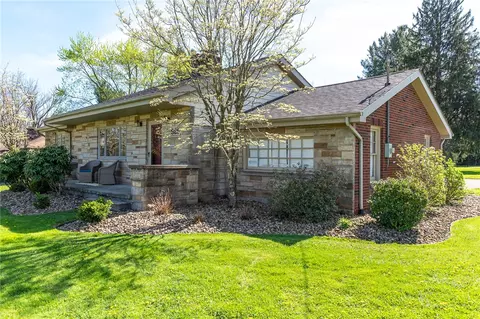 925 N Keel Ridge Rd, Hermitage, PA 16148
