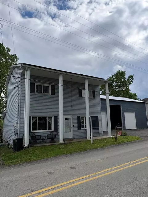 6437 Tuscarawas Rd, Midland, PA 15059