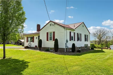 2017 Eastbrook Rd, New Castle, PA 16101