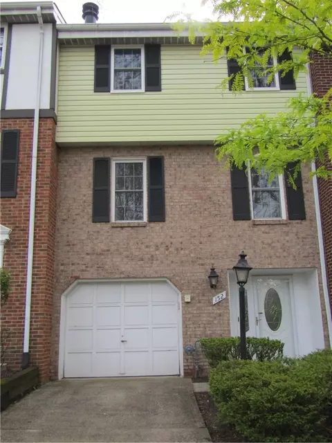 152 Aberdeen Dr, Pittsburgh, PA 15237