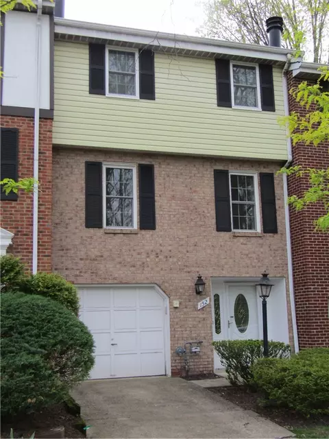 152 Aberdeen Dr, Pittsburgh, PA 15237