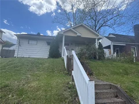 119 5th St, California, PA 15419