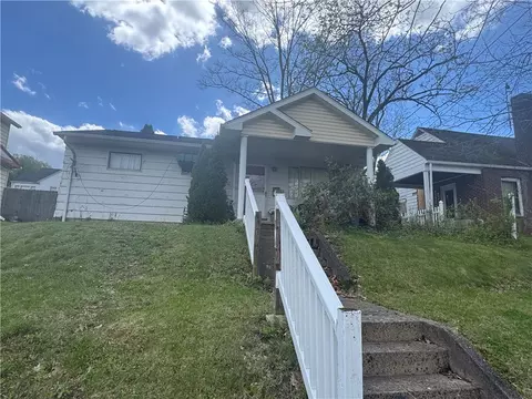 119 5th St, California, PA 15419
