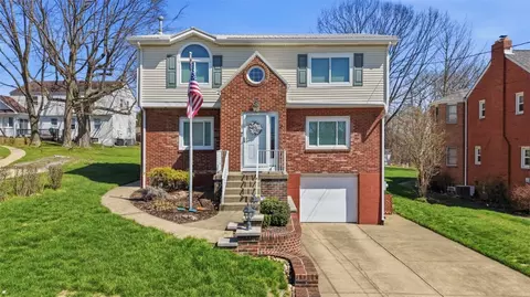 32 Herbst Rd, Coraopolis, PA 15108