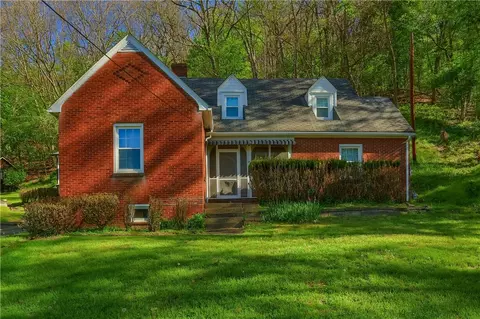 687 Valley Rd, Ambridge, PA 15003