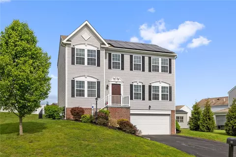 218 Horse Shoe Dr, Clinton, PA 15026