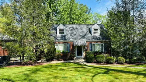 3218 Eastview Rd, Bethel Park, PA 15102