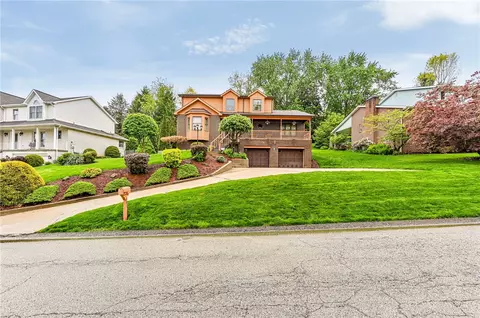 691 Adele Dr, Irwin, PA 15642