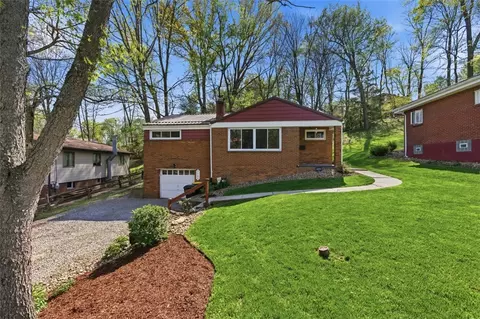 1166 Sarah St, Bethel Park, PA 15102