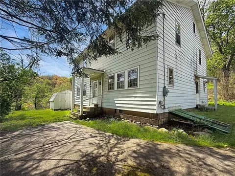 219 Ridgemont Dr, Darlington, PA 16115
