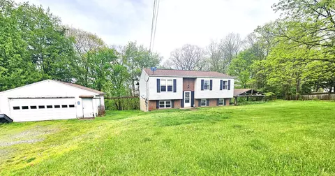 2880 Walters, Export, PA 15632 photo 3