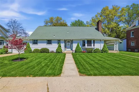221 Edgewood Ave, New Castle, PA 16105