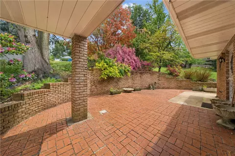 Exterior - 665 Main St, Irwin, PA 15642 photo 3 of 7