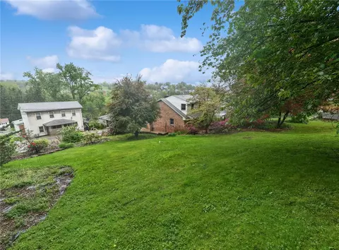 Exterior - 665 Main St, Irwin, PA 15642 photo 5 of 7