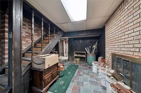 Entry Way - 665 Main St, Irwin, PA 15642 photo 2 of 3