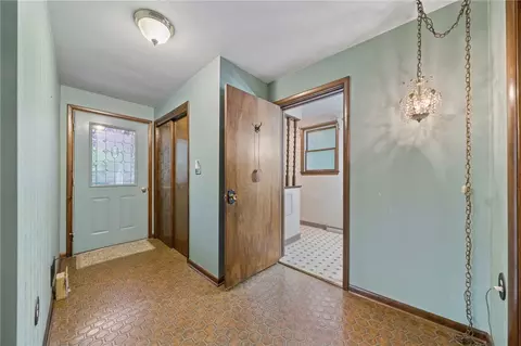 Entry Way - 665 Main St, Irwin, PA 15642 photo 1 of 3