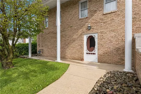 Exterior - 665 Main St, Irwin, PA 15642 photo 2 of 7