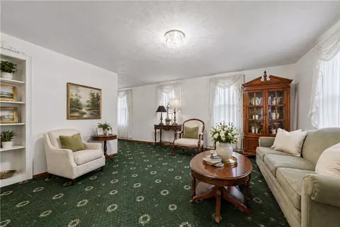 Living - 665 Main St, Irwin, PA 15642 photo 1 of 2