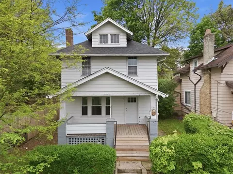 516 W End Ave, Coraopolis, PA 15108