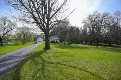 2635 Darlington Rd, Beaver Falls, PA 15010