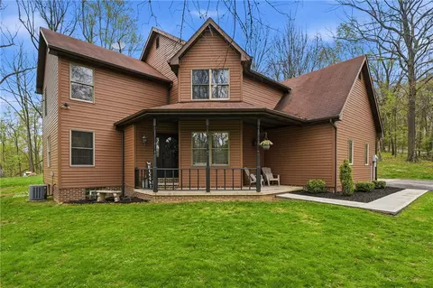 143 W Cruikshank Rd, Butler, PA 16002