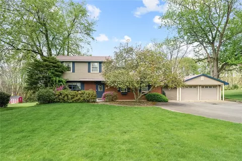 6142 Penn Dr, Butler, PA 16002