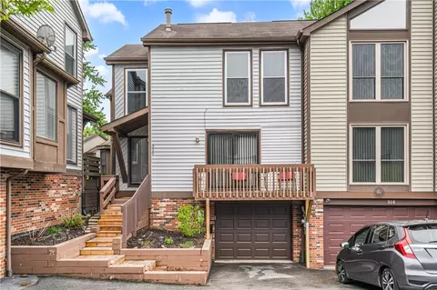 320 Spring Run Dr, Monroeville, PA 15146