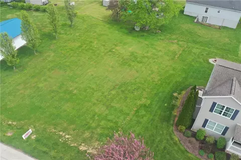 1303 Brierwood Dr, Somerset, PA 15501