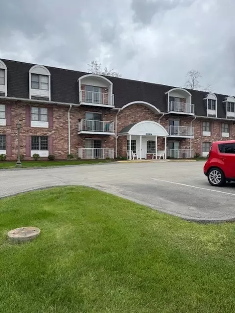 409 Clubhouse Dr, Washington, PA 15301