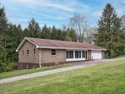 353 Thompson Hill Rd, Aliquippa, PA 15001